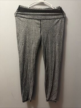 Gray Patterned High-Waist Leggings